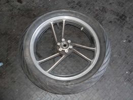 Front wheel with tyre Suzuki GS 550 ES