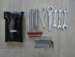 Tool set KTM 390 Duke